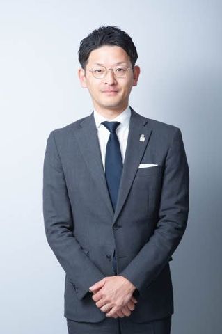 担当者出口　啓介