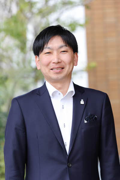 担当者島崎　洋平