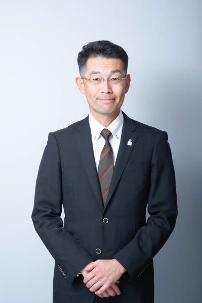 担当者美野　英児