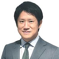 担当者小牟禮達也